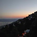 άνετος χώρος με Parking, αυλή και θαυμάσια θέα 度假居 *