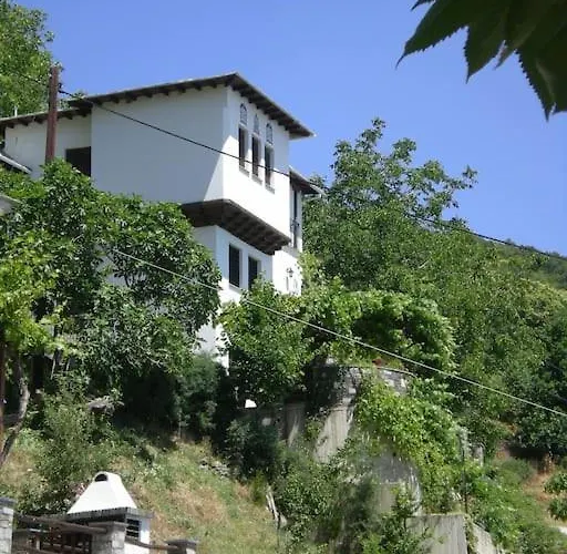 Άνετος Χώρος Με Parking, Αυλή Και Θαυμάσια Θέα *