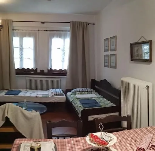 Άνετος Χώρος Με Parking, Αυλή Και Θαυμάσια Θέα