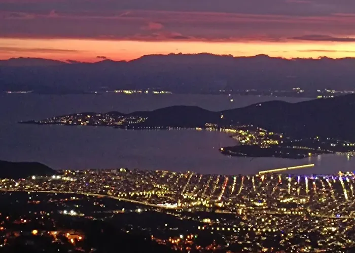 Άνετος Χώρος Με Parking, Αυλή Και Θαυμάσια Θέα Vakantiehuis Makrinítsa