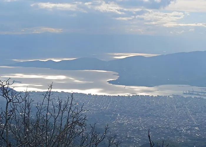 Άνετος Χώρος Με Parking, Αυλή Και Θαυμάσια Θέα * Makrinítsa